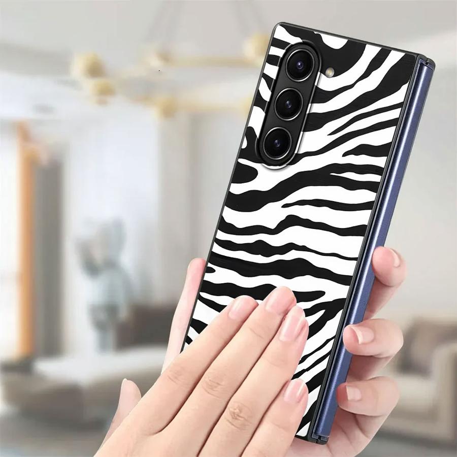 Zebra Striped Sunflower Back P - огляд і ціна Phone Cases Z Fold 7